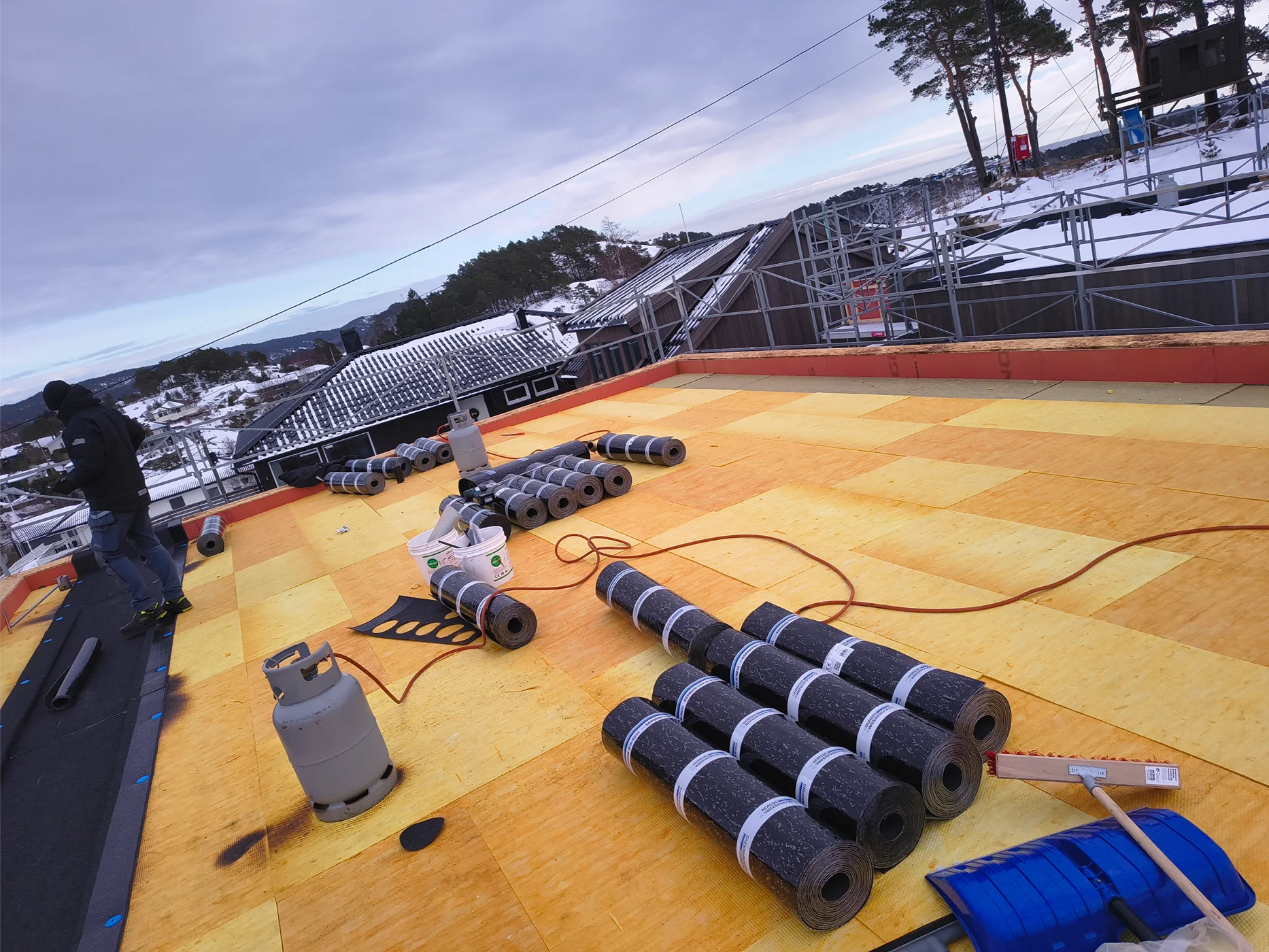 Commercial flat roof waterproofing installation